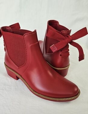 NWOT Bernardo Red Bow Back Rain Boots Women’s 9 Made in Brazil